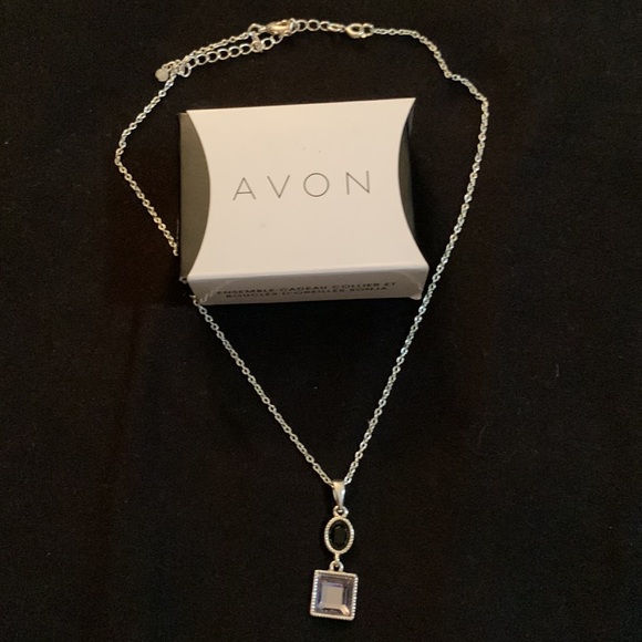 Avon Necklace and Earring Set - Picture 2 of 6